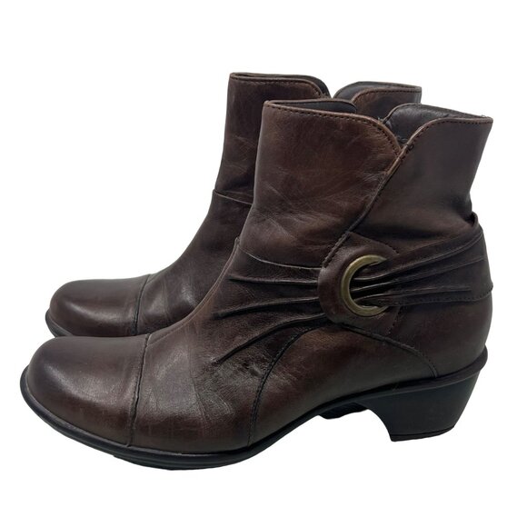 Clarks Ankle Boots Size 9.5 Medium Rosabelle Bendable Brown Leather Block Heel - Picture 2 of 8